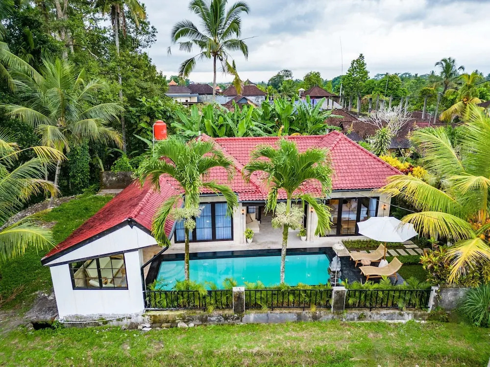 Rumah Villa by EVDEkimi - Quiet Ubud escape with Pool and Outdoor lounge