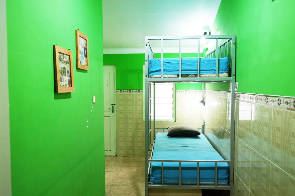 HOZ Bed and Breakfast - Hostel