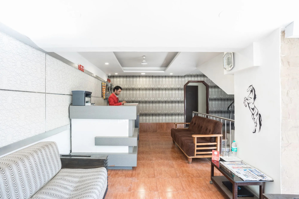 Hotel O Rana Residency Near Western Express Highway Metro Station