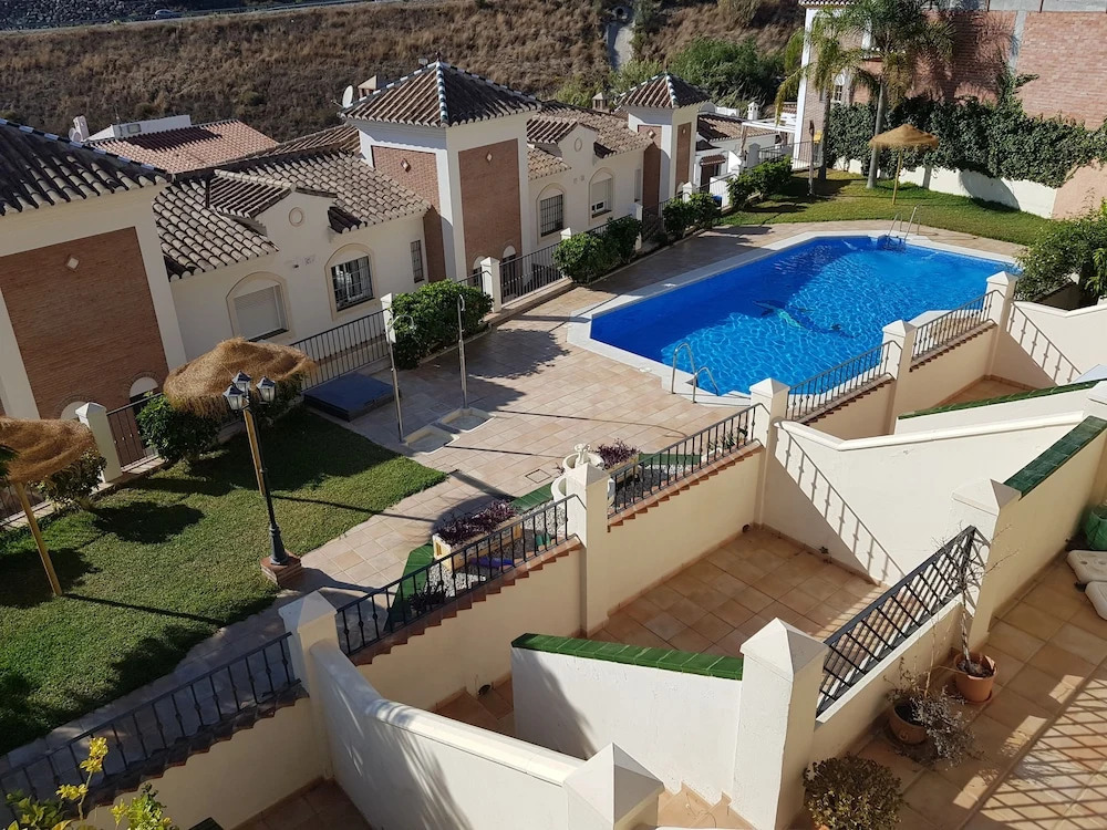 Modern 2 Bedroom Holiday Home