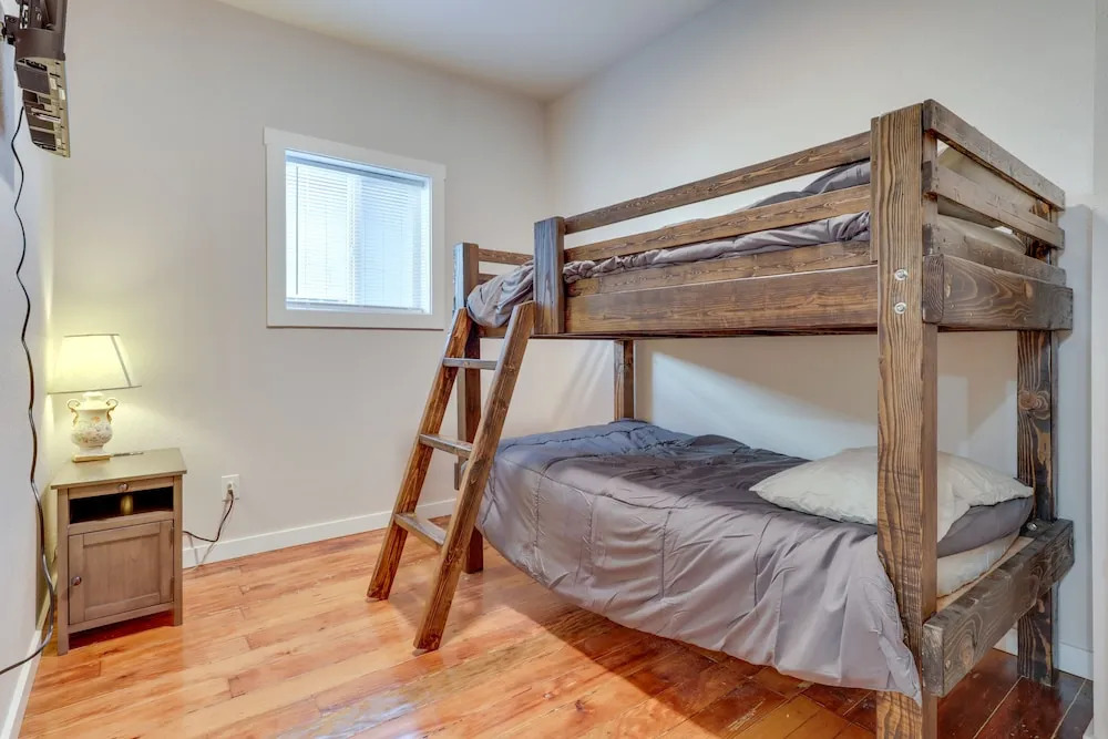 Lafayette Townhome: Cozy Retreat w/ Private Patio