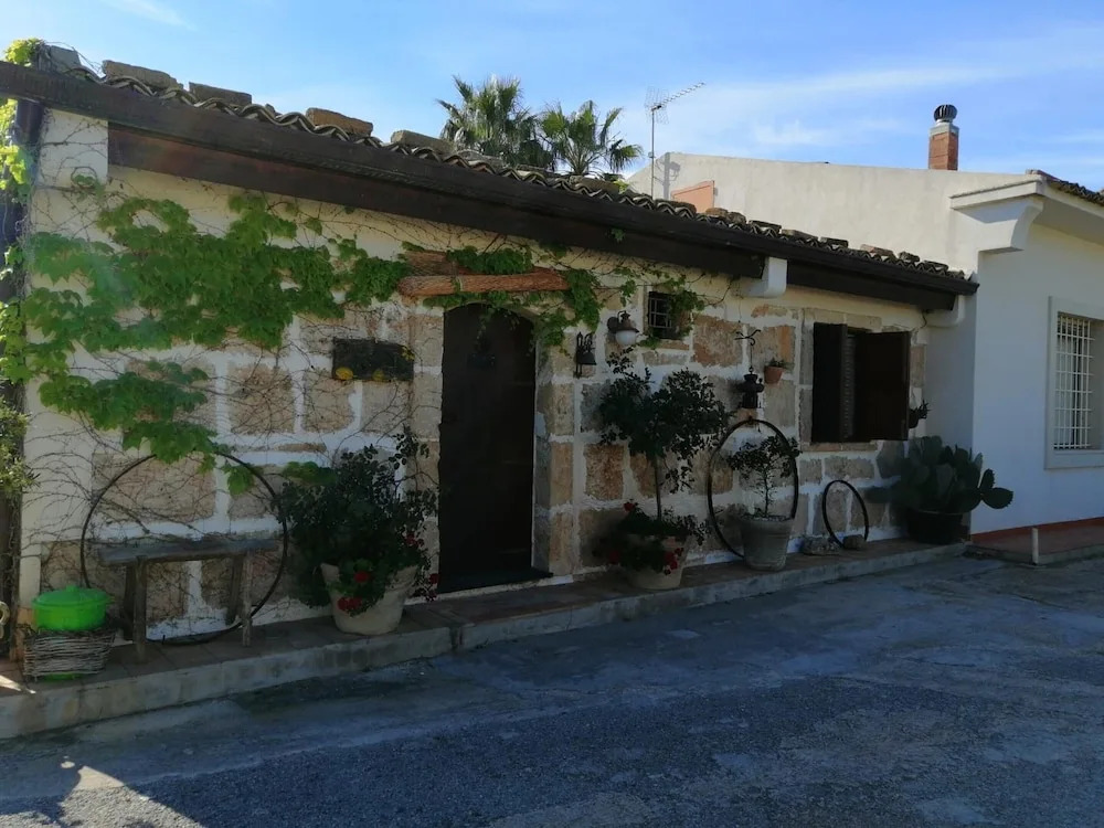 House With one Bedroom in Avola, With Enclosed Garden - 2 km From the Beach