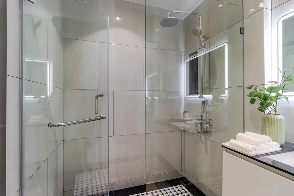 Brand new near Boat Avenue C250