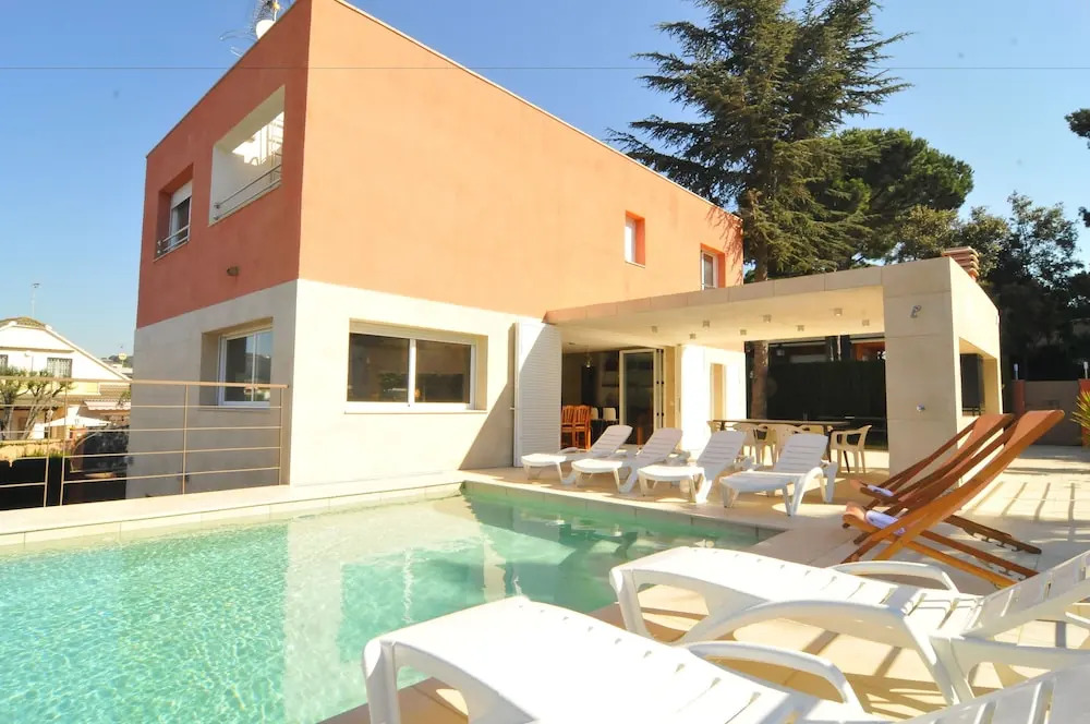 HomeHolidaysRentals Moai - Costa Barcelona