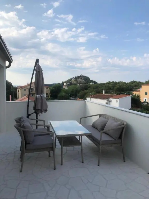 Ideal Holiday Apartment 2