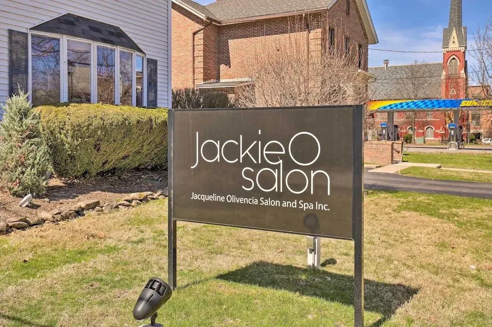 Charming & Walkable Fairport Village Apartment!