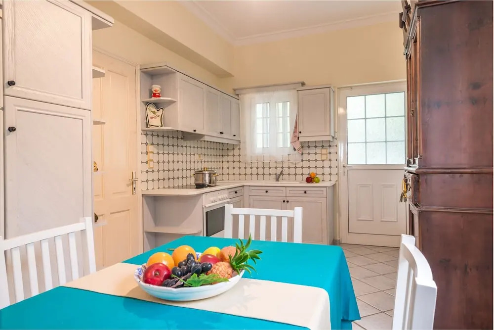 Zante 5 bedroom Villa with private pool and basketball court
