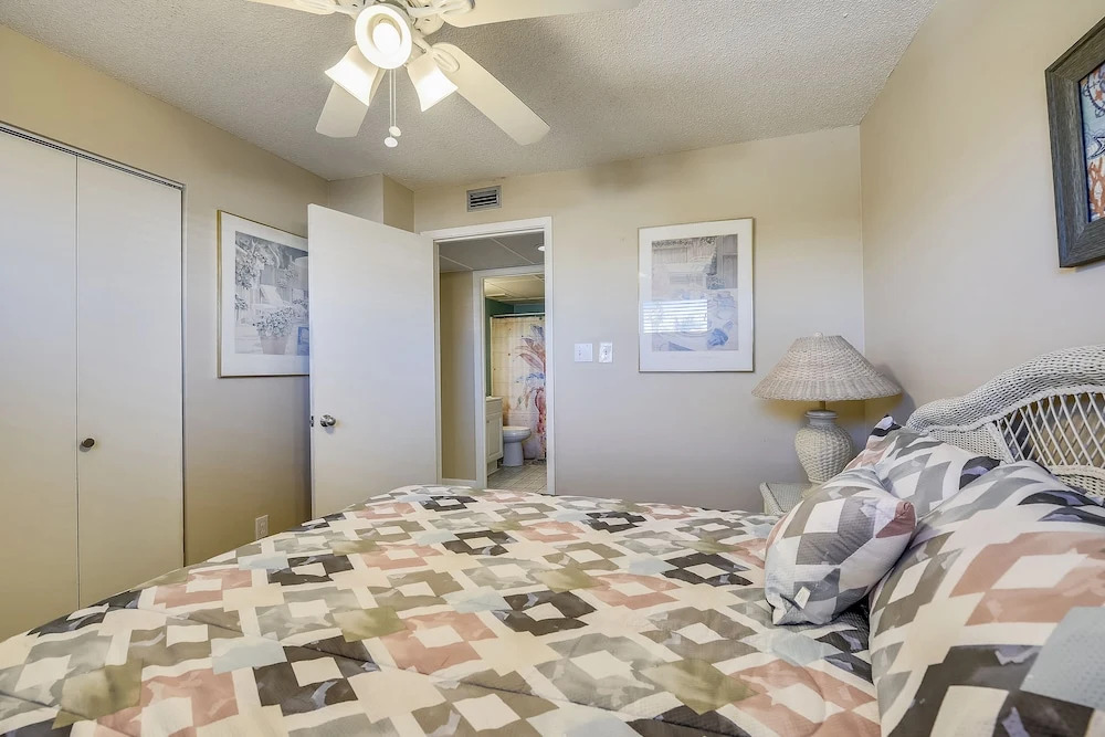 AquaVista Beach Resort by Sand Seeker Vacations