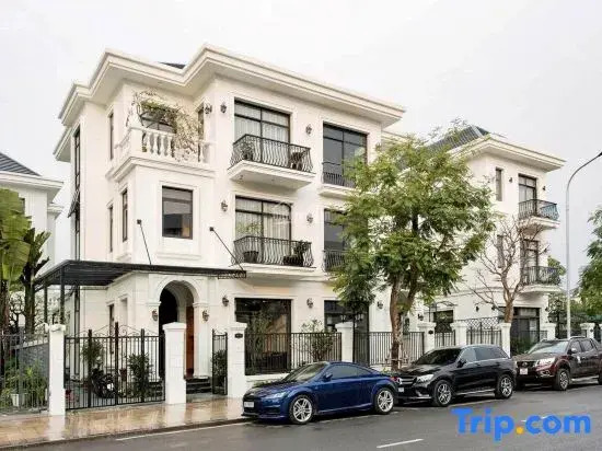 Vinhomes Greenbay Me Tri - Luxury, Garden Apartment in Hanoi