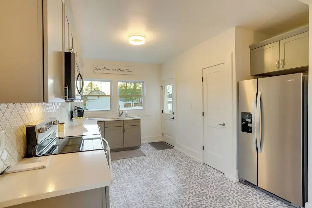 Indiana Vacation Rental - Walk to Syracuse Lake