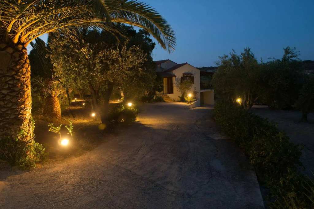 Lefkothea Villas with Large Pool, BBQ & Playground
