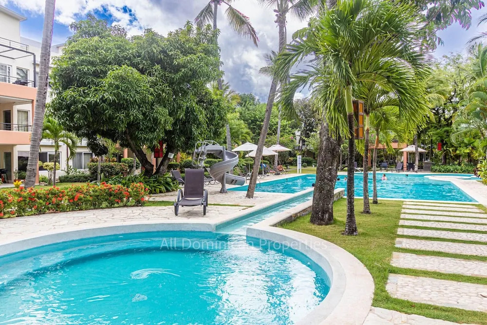 Infiniti Blu, Family Suite, Private Beach!