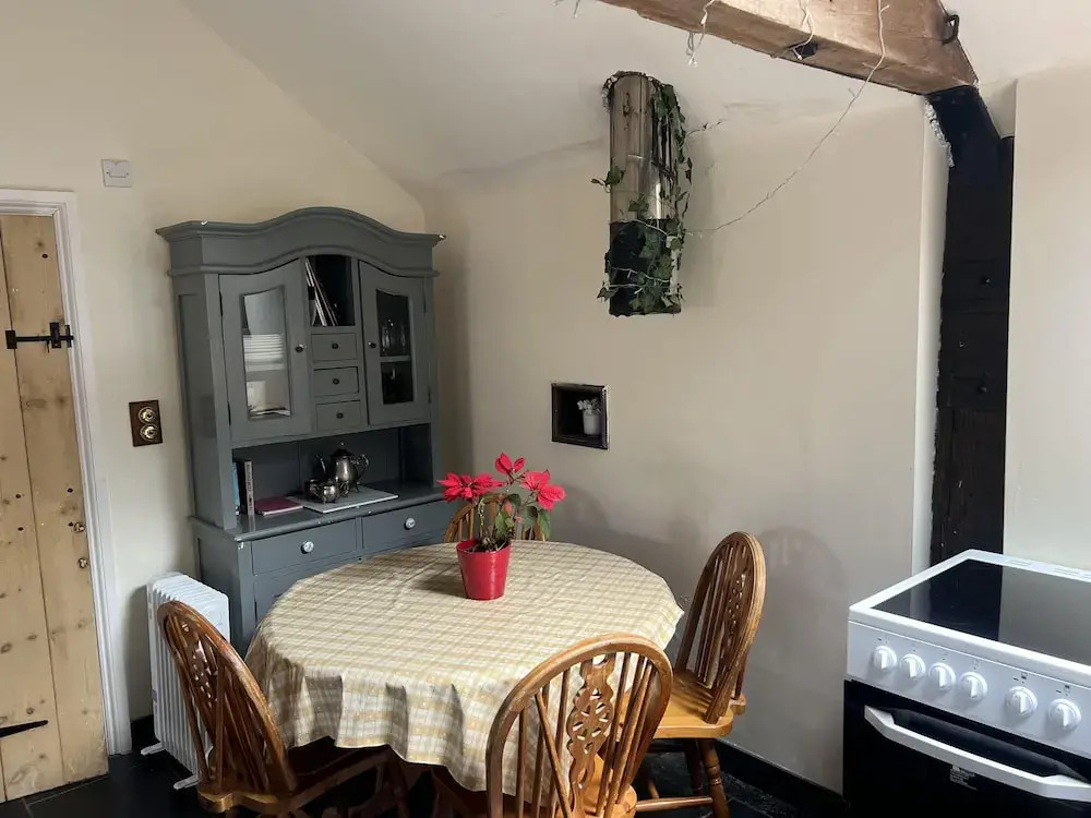 Cozy Cabin Retreat in Gloucestershire