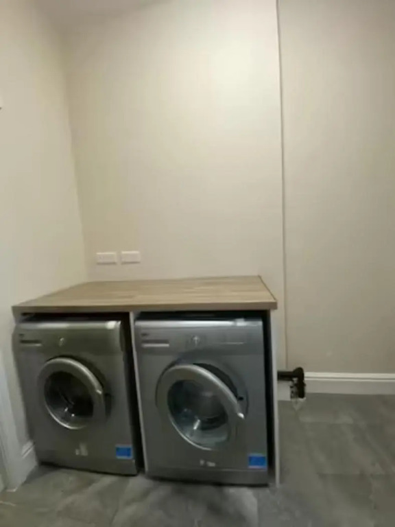 Extra Large Six Bed Six Bath Townhouse