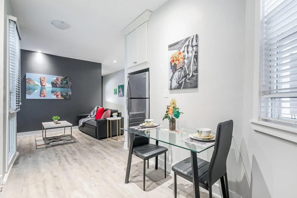 Upscale 2BR Apt - Prime Location w Netflix