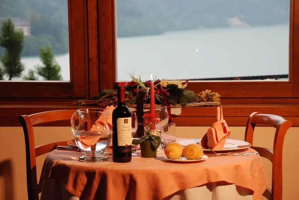 Ariston Lake View Hotel
