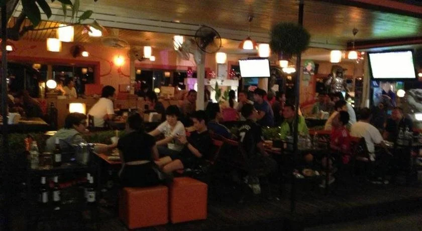 บ้านเกื้อ เดอะ ลิฟวิ่ง