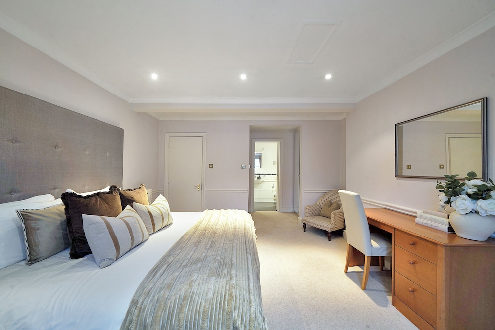 Hertford Flat 14