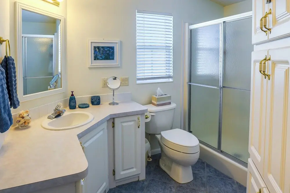 Pool Access, Walk to Beach! Cozy Jensen Beach Home