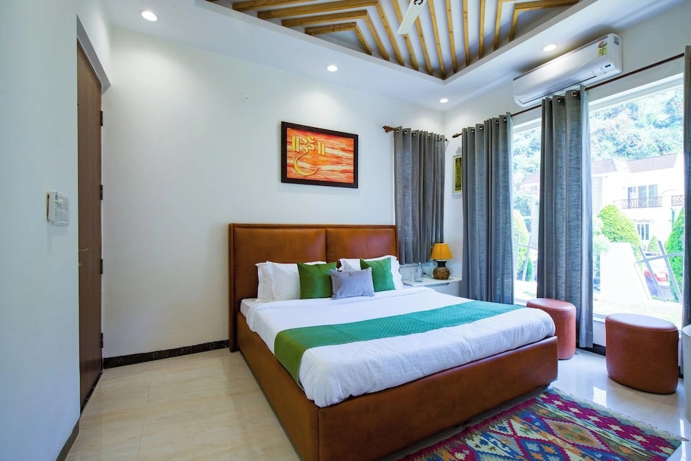 ELIVAAS Serenita Abode Tranquil Escape