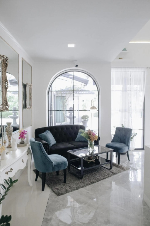 La Riva Boutique Hotel