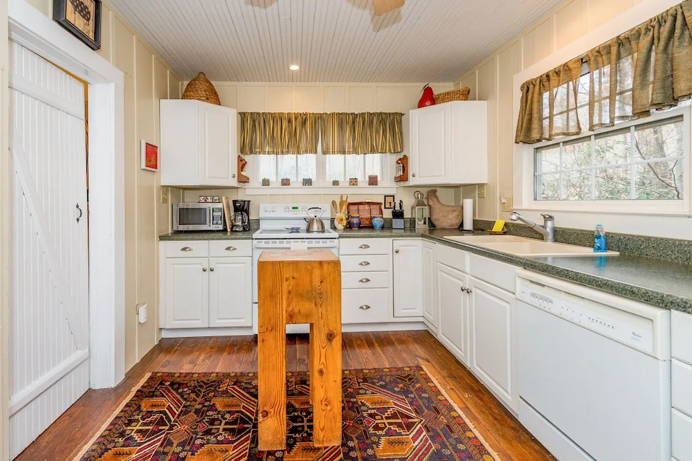 39 Maney Lane Home 5 Bedrooms 3 Bathrooms Home