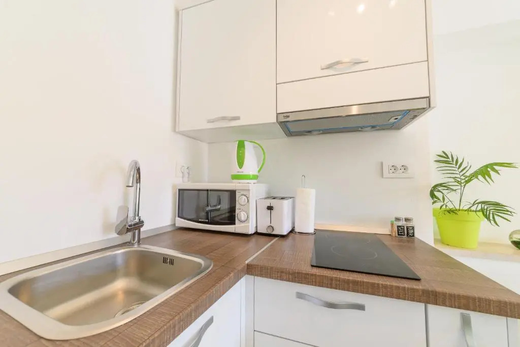 Sea Pearl Residence - Top beachfront location apartments in Bol centre