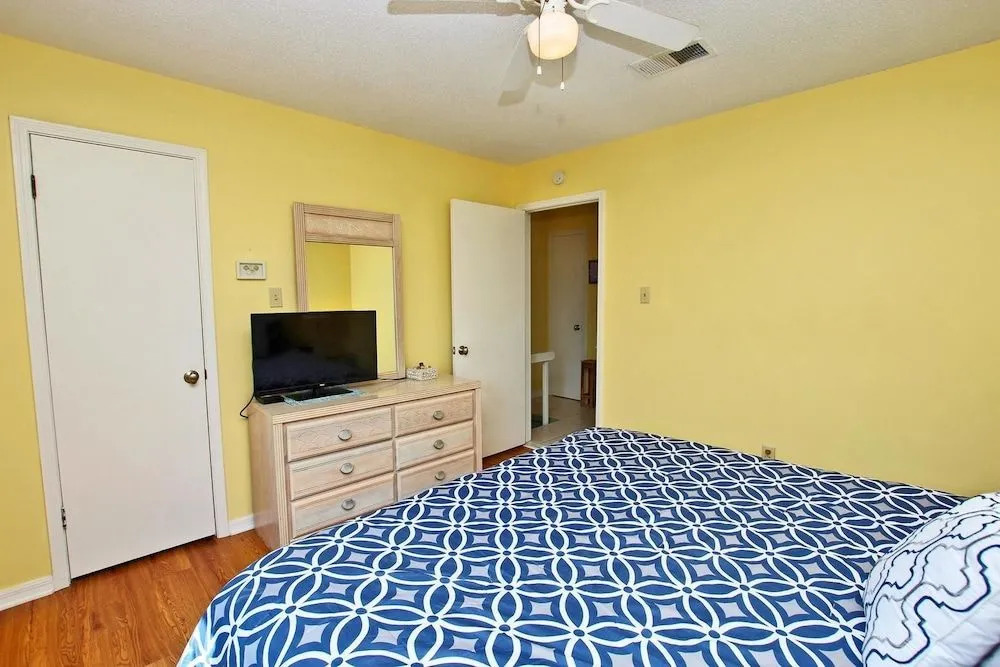 Sand Dollar 28 by Youngs Suncoast