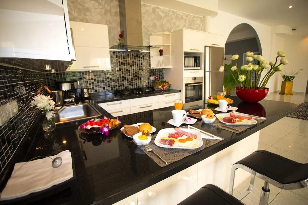 Blissful Tropical Stay at SeaLaVie Villa