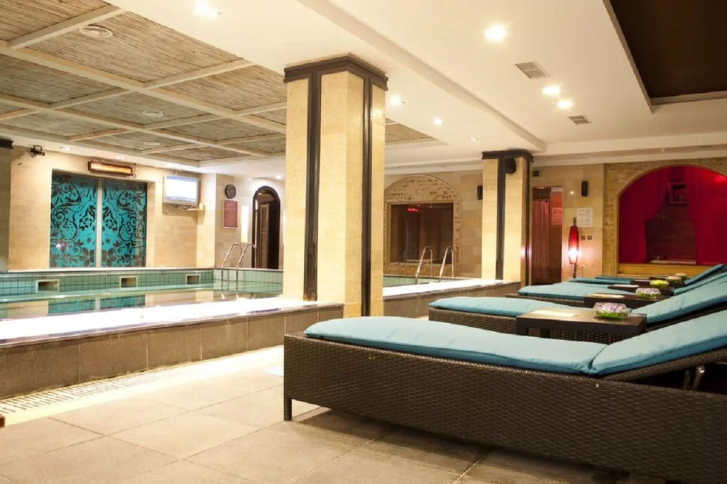 Phoenicia Express Hotel
