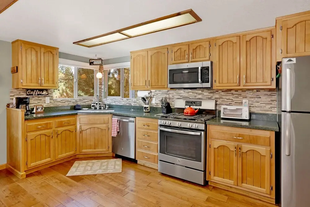 2224-alpine Country Villa 3 Bedroom Home by RedAwning