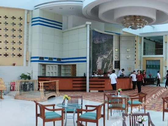 Karez Hotel