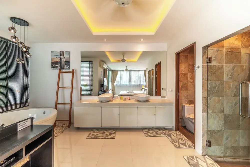 3BR Retreat Sea View V210