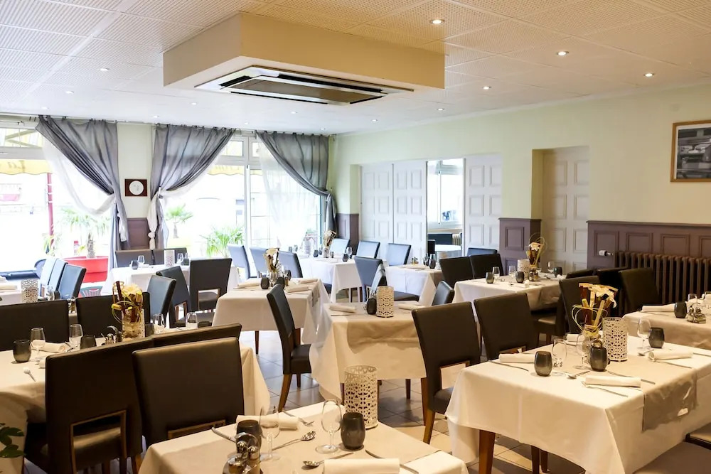 Logis Hotel Restaurant La Croix Verte