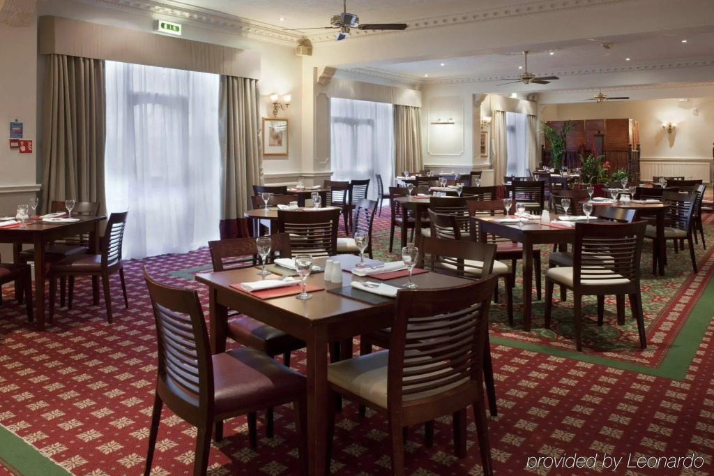 Tong Park Hotel