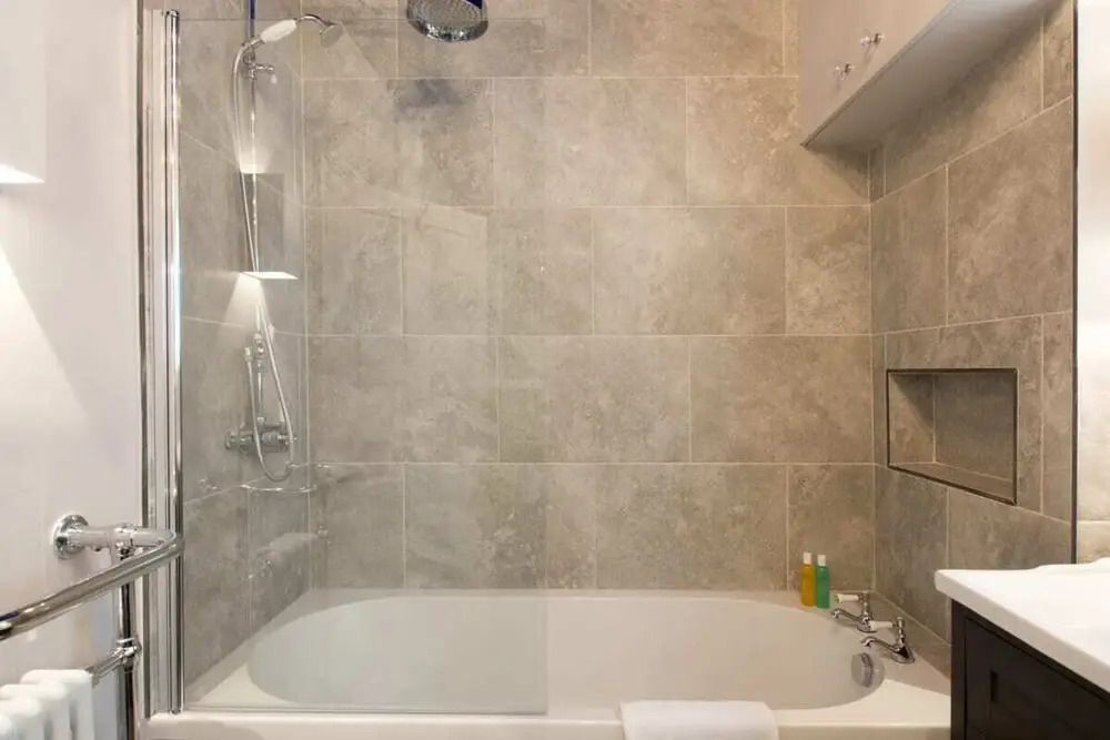 Colourful & Light 2bed Apt, Close to Tube in Kilburn