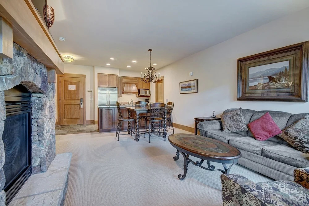 Luxurious 1 BR in River Run Village with Ski in ski out condo