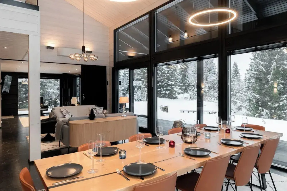 High-Quality 4BR Villa - Private Hot Tub & Sauna