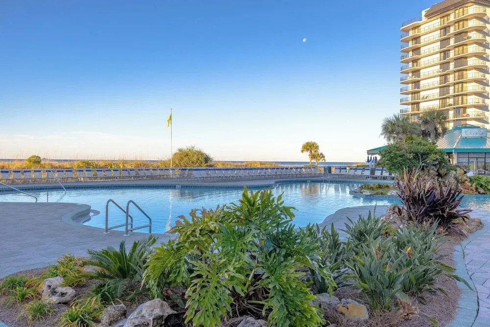 2BR Condo in Edgewater Resort With Golf, Tennis, Pools & Free Tram Service!