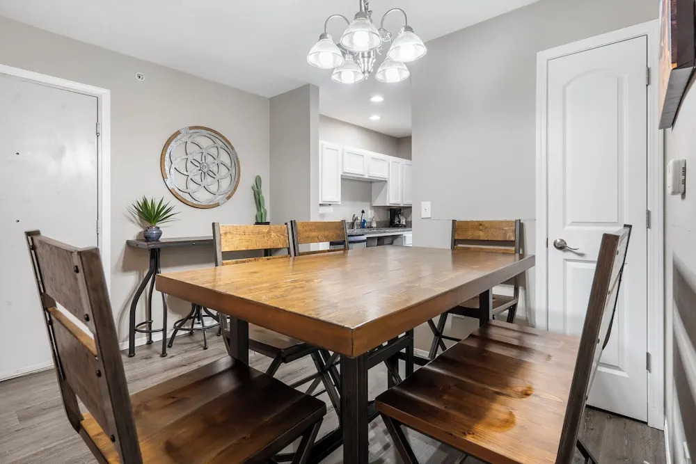 Stonewall Haven - Dual Condos!