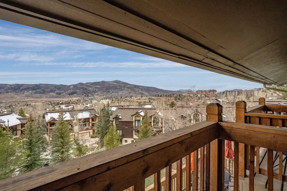 Winterset 3 3 Bedroom Condo by RedAwning