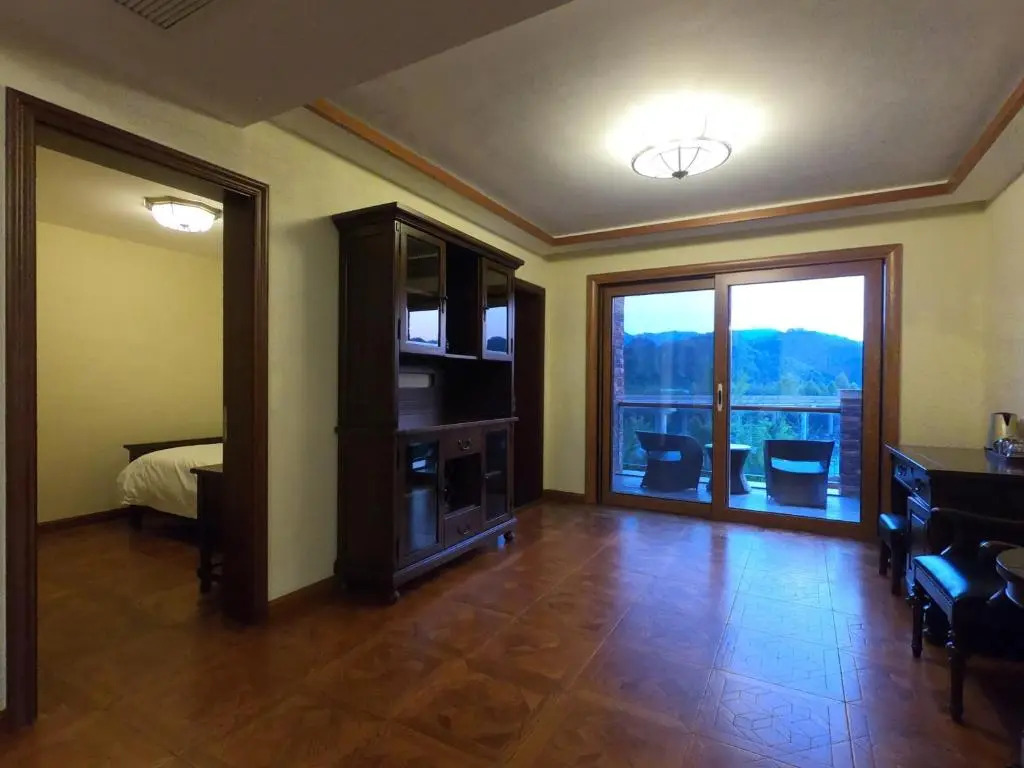 Walker Changhua Brook Villa&Residence