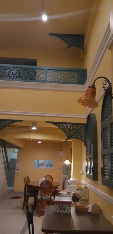 Yindee Hostel - Adults Only