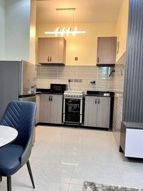 Lee Furnished Homes - Executive 1