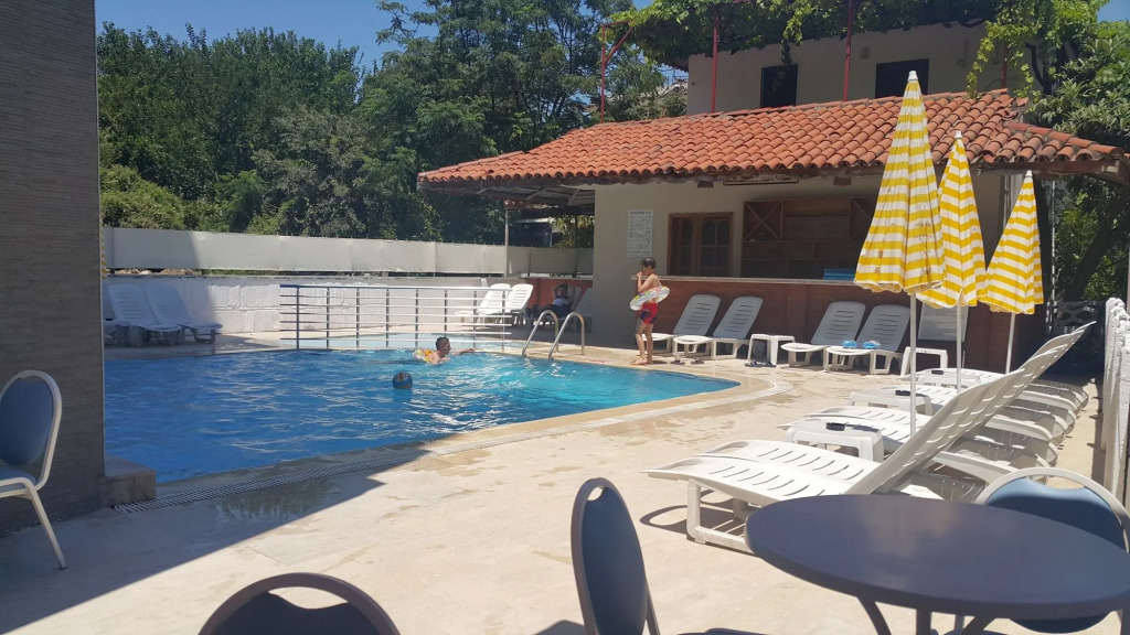 Midi Suites & Hotels