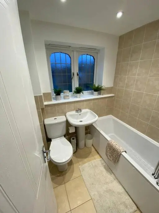Lovely family home, 5 minutes from the beach