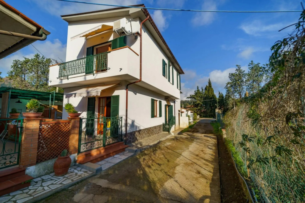 Casa Barbarossa with outdoor space and parking a few steps from Barbarossa-CASA BARBAROSSA 12