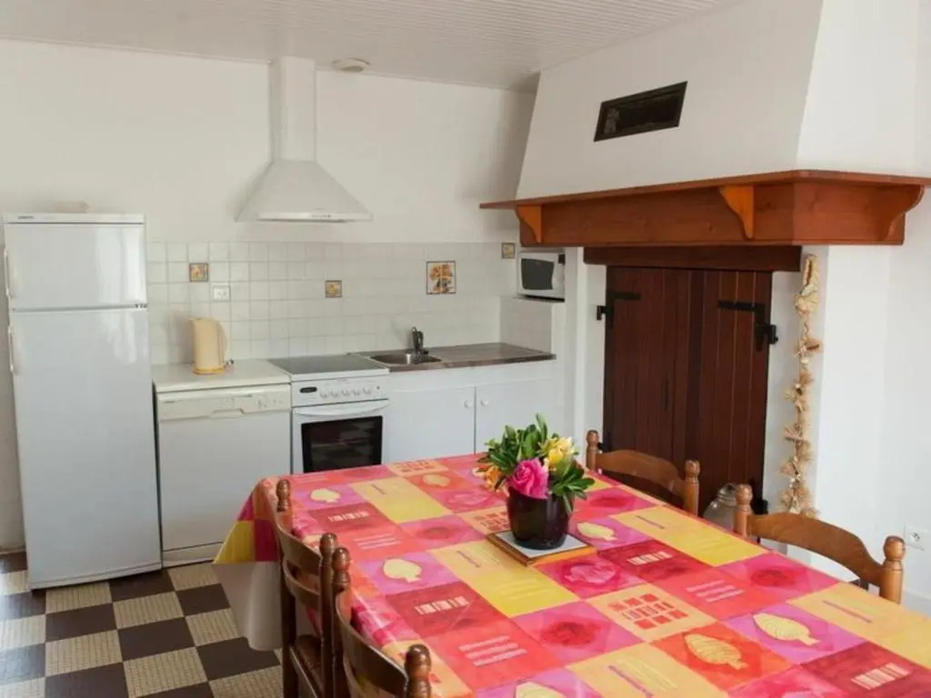Gite Saint-Urbain, 3 pièces, 4 personnes - FR-1-426-303