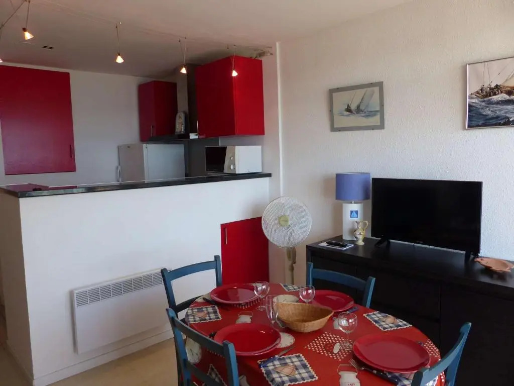 Appartement Le Lavandou, 2 pièces, 4 personnes - FR-1-308-61