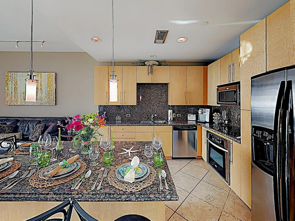 24 Edwards - 2 Br Condo
